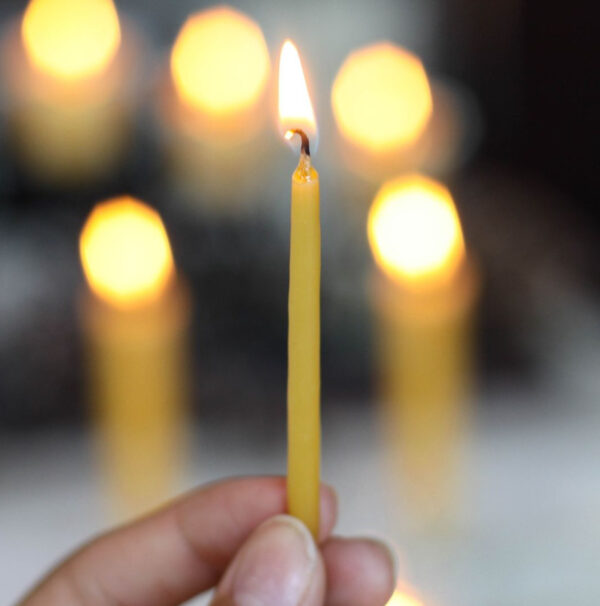 beeswax party candles are dripless for a clean burn