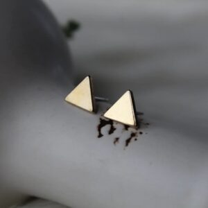 minimalistic studs earrings